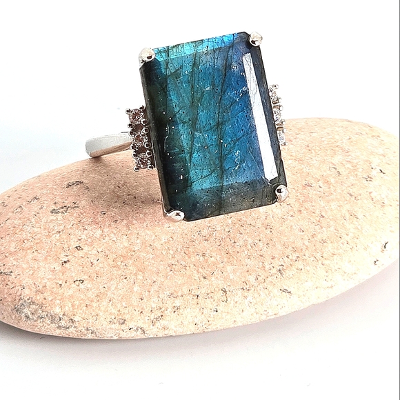 Natural Labradorite 1.7×1.2cm & CZ 925 Sterling Silver Ring - Picture 10 of 14